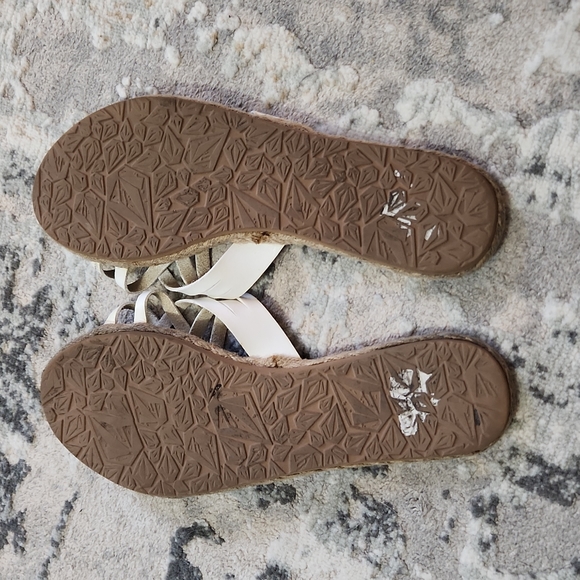 Volcom sandals - Picture 2 of 3